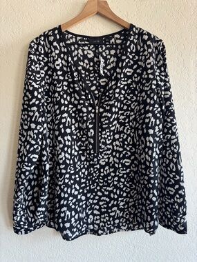 Apt. 9 | leopard black and white blouse with zipper | L